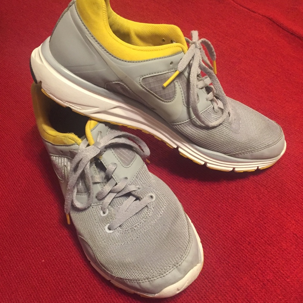 Nike LIVESTRONG Lunarlon edition running shoes